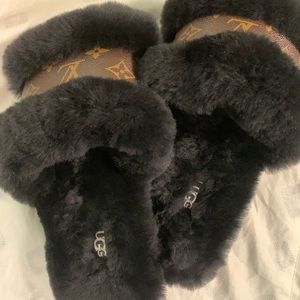 Super cute and comfy LV UGG slides.